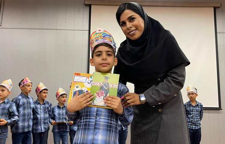 جشن بزرگ و شاد الفبا دانش آموزان پایه اول دبستان علوی شعبه غرب 29