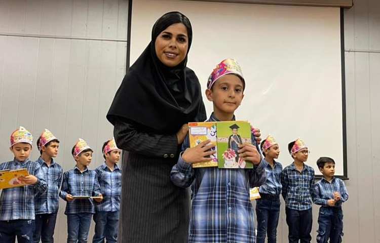 جشن بزرگ و شاد الفبا دانش آموزان پایه اول دبستان علوی شعبه غرب 30