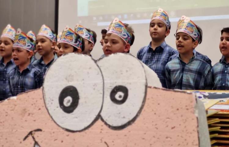 جشن بزرگ و شاد الفبا دانش آموزان پایه اول دبستان علوی شعبه غرب 5