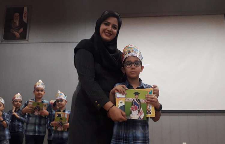 جشن بزرگ و شاد الفبا دانش آموزان پایه اول دبستان علوی شعبه غرب 50