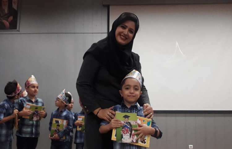 جشن بزرگ و شاد الفبا دانش آموزان پایه اول دبستان علوی شعبه غرب 55