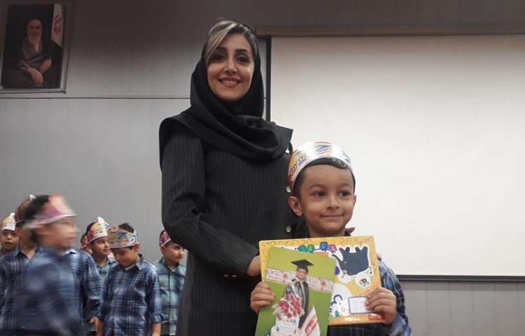 جشن بزرگ و شاد الفبا دانش آموزان پایه اول دبستان علوی شعبه غرب 92