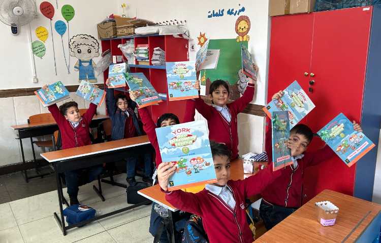 جشنِ تحویل کتاب‌های Our Discovery Island 1 و پایان کتاب ALV Phonics 3 2