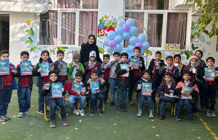 جشنِ تحویل کتاب‌های Our Discovery Island 1 و پایان کتاب ALV Phonics 3 5