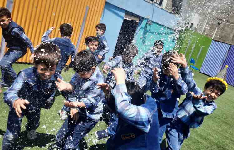 جشن تولد دانش آموزان دبستان علوی