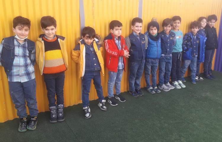 جشن تولد متولدین اسفند ماه دبستان علوی 9