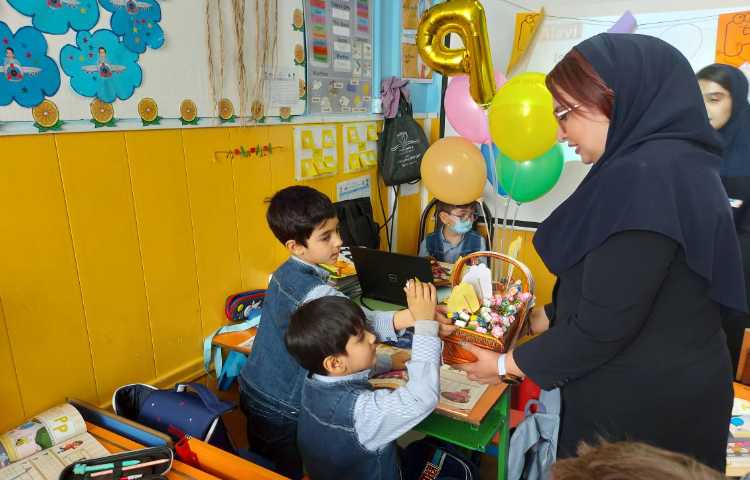 جشن حرف Pp و اهدا جایزه به دانش آموزان عزیز 6