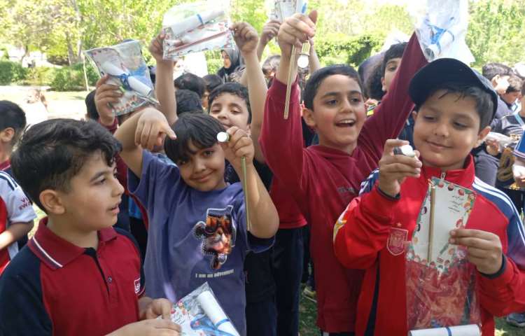 جشن خودکار و شروعی نو با نوشتن خودکار ویژه پایه سوم 7