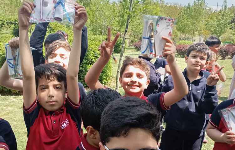 جشن خودکار و شروعی نو با نوشتن خودکار ویژه پایه سوم 8