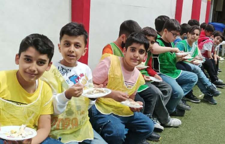 جشن خودکار پسران پر تلاش پایه سوم 9