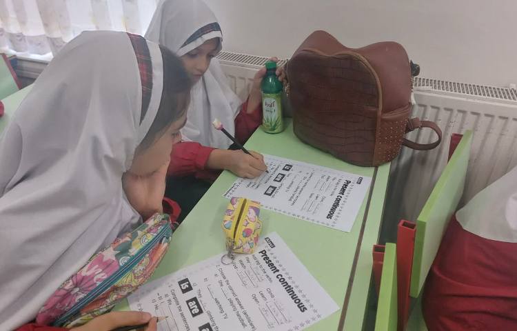 جشن روز جهانی دوستی (Doing worksheet) 3