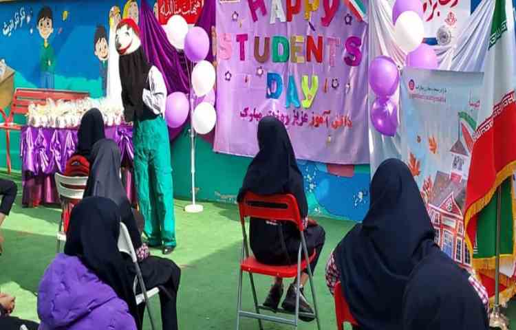 جشن روز دانش آموز گلهای دوره دوم 9