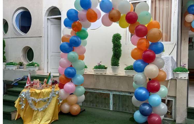 جشن روز دانش اموز