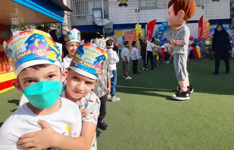 جشن شکوفه های دانش آموزان اول دبستان علوی 11