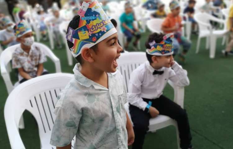 جشن شکوفه های دانش آموزان اول دبستان علوی 12