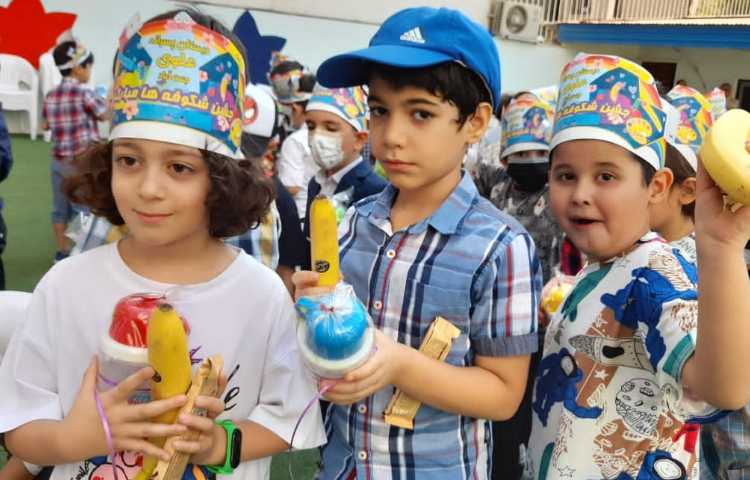 جشن شکوفه های دانش آموزان اول دبستان علوی 8