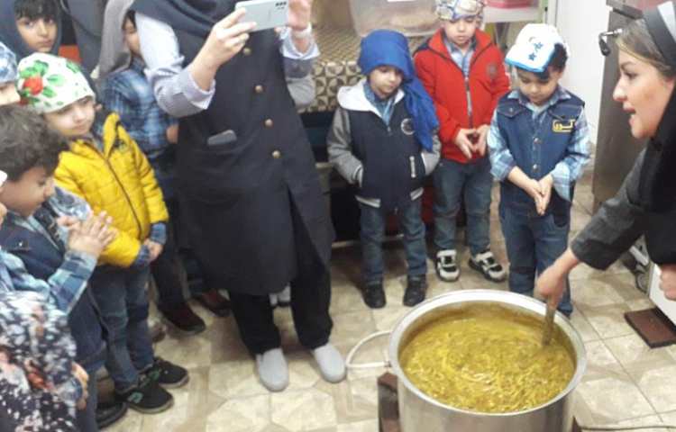 جشن قاشق زنی و چهارشنبه سوری پیش دبستان علوی 16