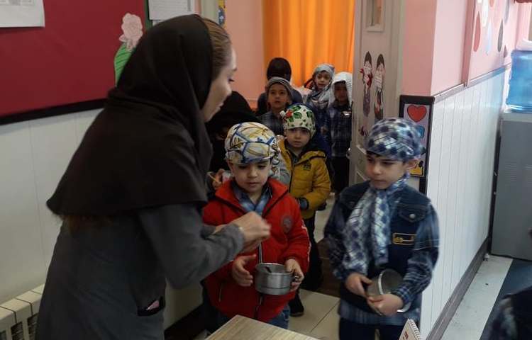 جشن قاشق زنی و چهارشنبه سوری پیش دبستان علوی 8