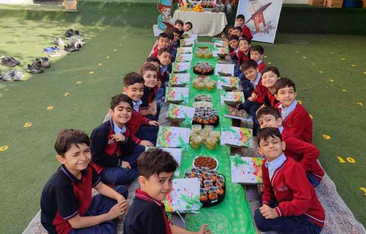 جشن قرآن در حیاط مدرسه اجرا شد 2