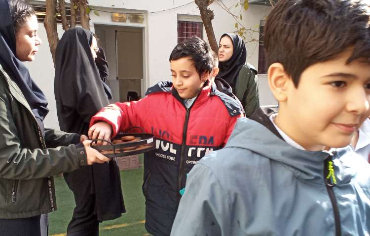 جشن مبعث و تجلیل از برگزیدگان مسابقات ورزشی و نقاشی منطقه 11 1