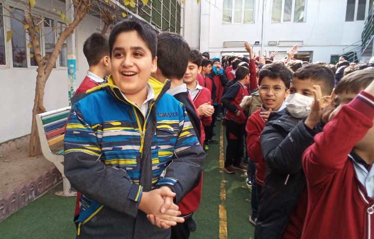 جشن مبعث و تجلیل از برگزیدگان مسابقات ورزشی و نقاشی منطقه 11 12