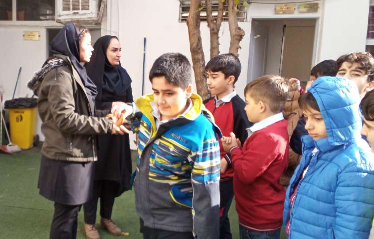 جشن مبعث و تجلیل از برگزیدگان مسابقات ورزشی و نقاشی منطقه 11 6