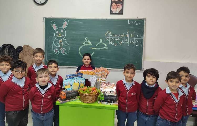 جشن نشانه (خ) درکلاس اجرا شد 2