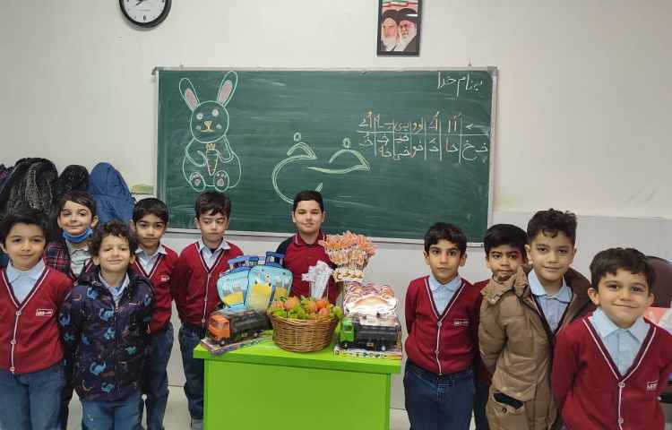 جشن نشانه (خ) درکلاس اجرا شد 3
