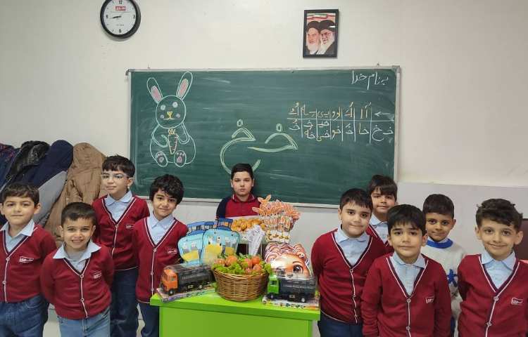 جشن نشانه (خ) درکلاس اجرا شد 4