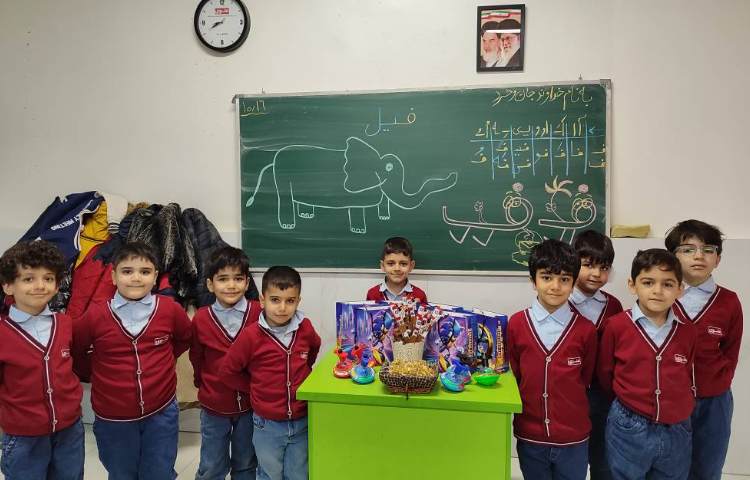 جشن نشانه (ف) درس آدم‌برفی درکلاس برگزارشد. 2