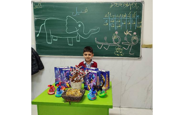 جشن نشانه (ف) درس آدم‌برفی درکلاس برگزارشد. 4