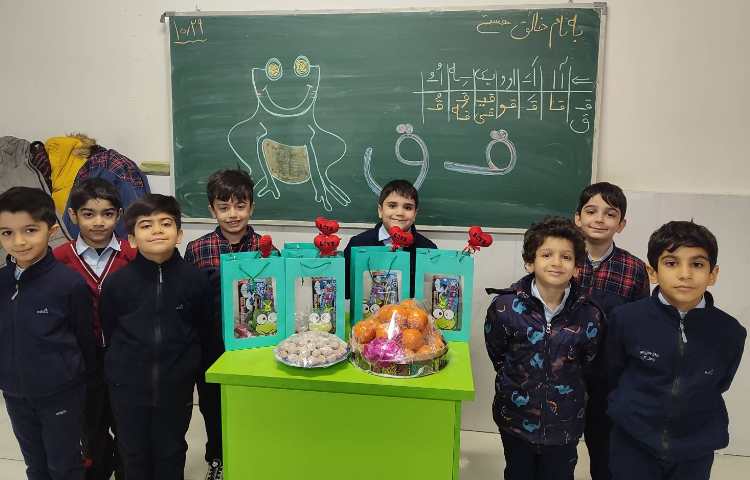 جشن نشانه ( ق) درس فارسی درکلاس برگزارشد. 6