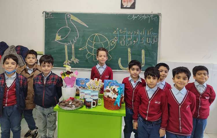 جشن نشانه (ل) درکلاس برگزارشد. 3