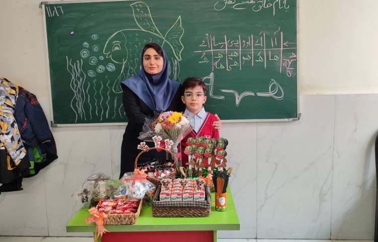 جشن نشانه (ه) (رایان ) درکلاس برگزار شد . 2