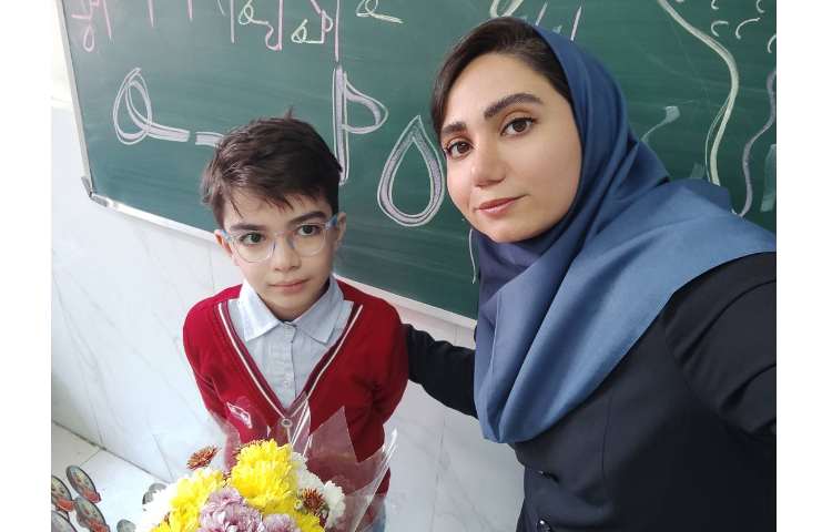 جشن نشانه (ه) (رایان ) درکلاس برگزار شد . 3