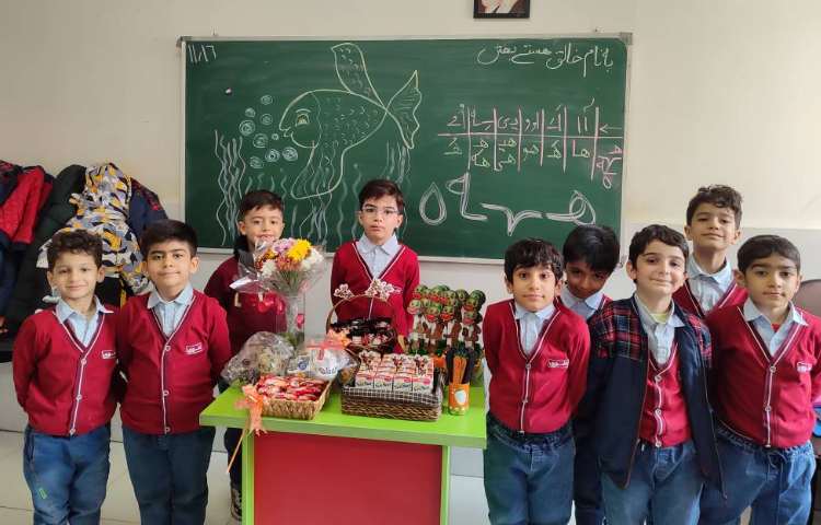 جشن نشانه (ه) (رایان ) درکلاس برگزار شد . 5