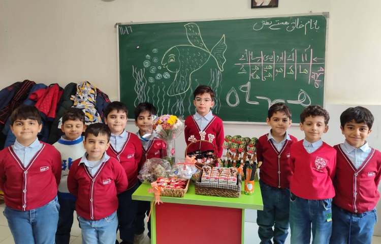 جشن نشانه (ه) (رایان ) درکلاس برگزار شد . 6