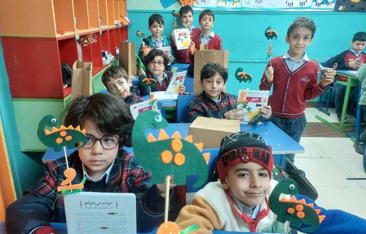 جشن نشانه ی ُ استثنا توسط آقای مارتیا مختاری 5