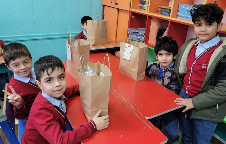 جشن نشانه ی "اُ" و جشن اسم آقای رادوین با تشکر از خانواده ی مهربان امیر احمدی 2