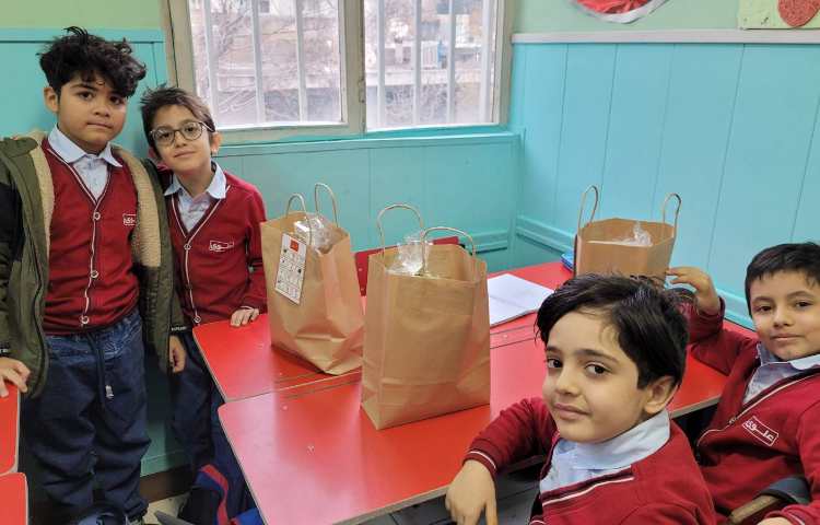 جشن نشانه ی "اُ" و جشن اسم آقای رادوین با تشکر از خانواده ی مهربان امیر احمدی 4