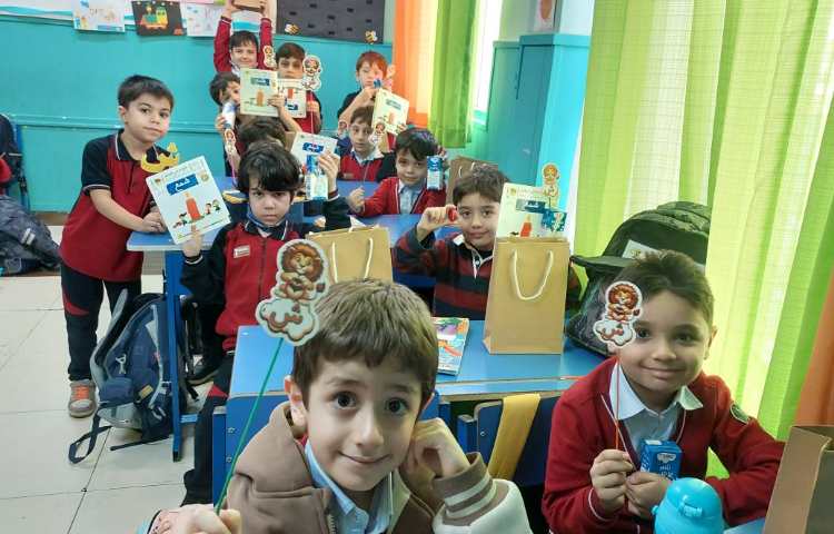 جشن نشانه ی ش ش توسط آقای کیان جمالی 1