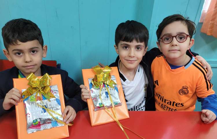 جشن نشانه ی "ل" با تشکر از خانواده ی عزیز عسگرزاده 7