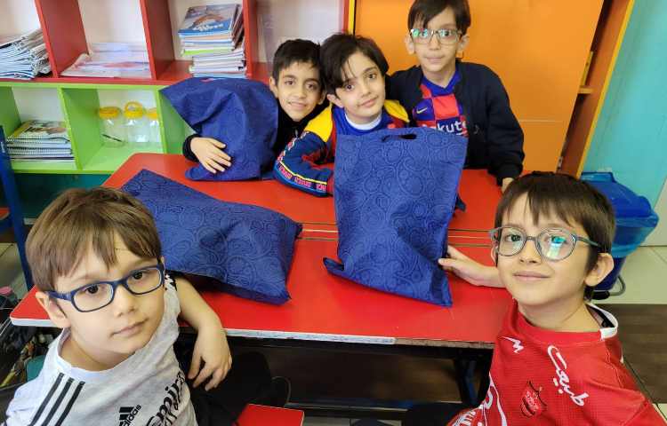 جشن نشانه ی "پ" با تشکر از خانواه ی مهربان اکبری