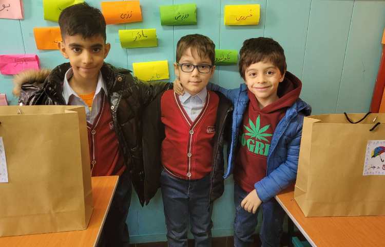 جشن نشانه ی "چ" با تشکر از خانواده ی عزیز محمدزمانی ها