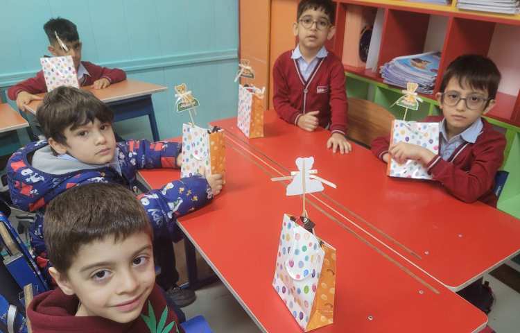 جشن نشانه ی "ی"، با تشکر از خانواده ی عزیز شهبازی نیا 5