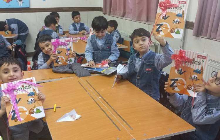 جشن ورود به کتاب ALV Phonics 2 2