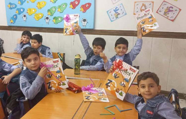 جشن ورود به کتاب ALV Phonics 2 3