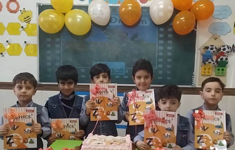 جشن ورود به کتاب ALV Phonics 2