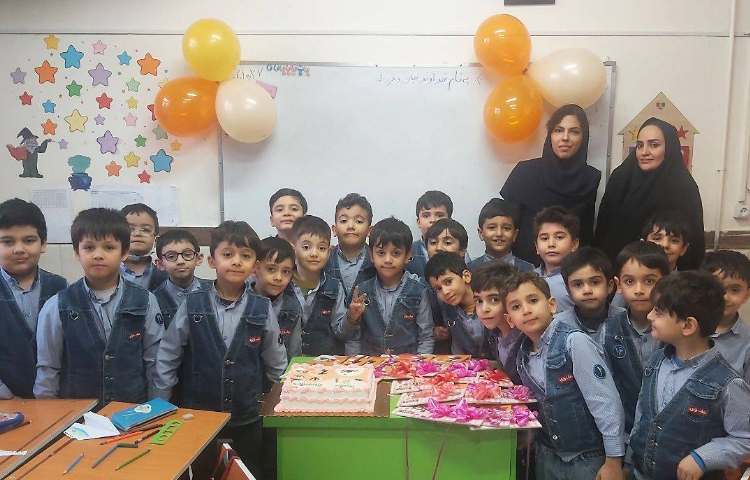 جشن ورود به کتاب ALV Phonics 2