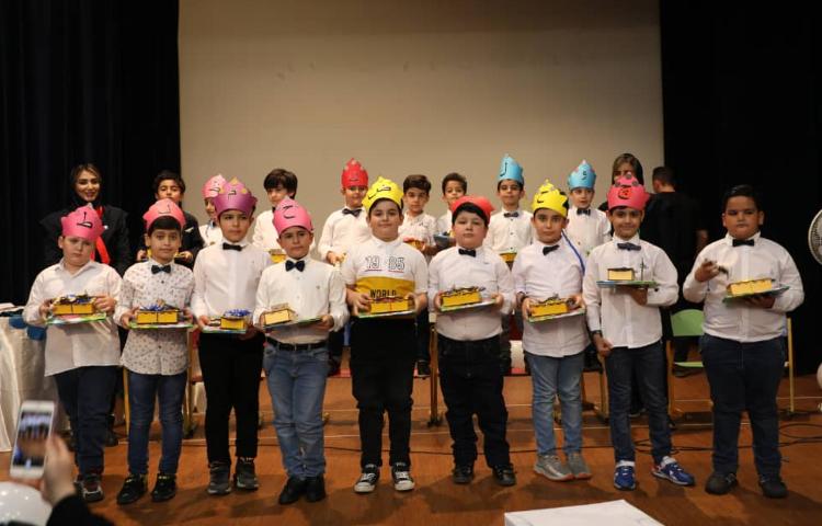 جشن پایان سال تحصیلی پایه های پیش دبستان و اول 4